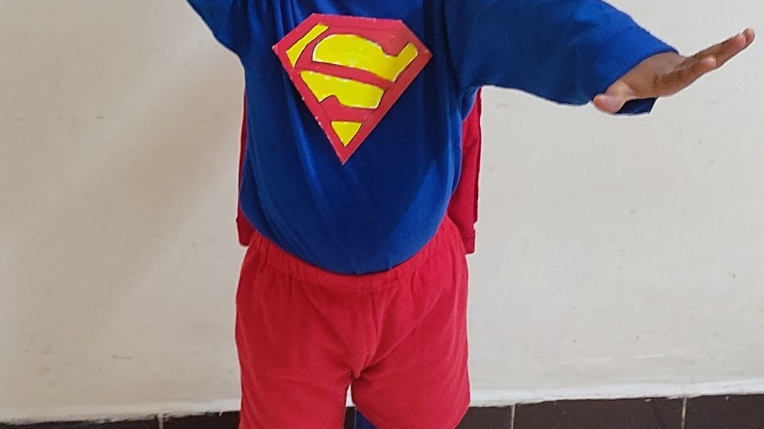 ⁣Fancy dress as superman